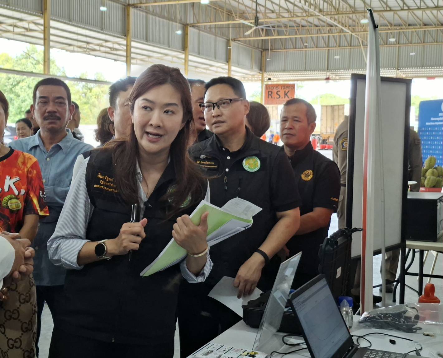 title - ส.ป.ก. ร่วมติดตามรัฐมนตรีช่วยว่าการกระทรวงเกษตรและสหกรณ์ (นางสาวปิยะรัฐชย์ ติยะไพรัช) ลงพื้นที่ตรวจราชการในพื้นที่จังหวัดจันทบุรี
